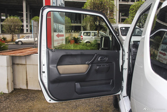 2015款吉姆尼1.3L自动Mode3导航版