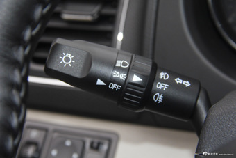 2016款风行S500 1.5L手动舒适型 闪耀金