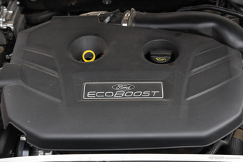 2015款金牛座2.0T自动时尚型 铂钻白