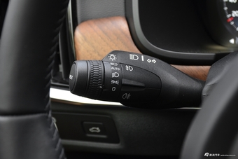 2018款沃尔沃S90 2.0T自动T5智尊版