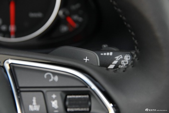 2017款奥迪Q5 2.0T自动40TFSI豪华型（白）