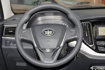 2016款森雅R7 1.6L手动舒适型