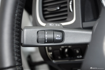 2016款沃尔沃V60 2.0T自动 T5 智雅版