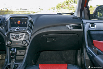 2017款艾瑞泽5 SPORT 1.5T自动尊贵版