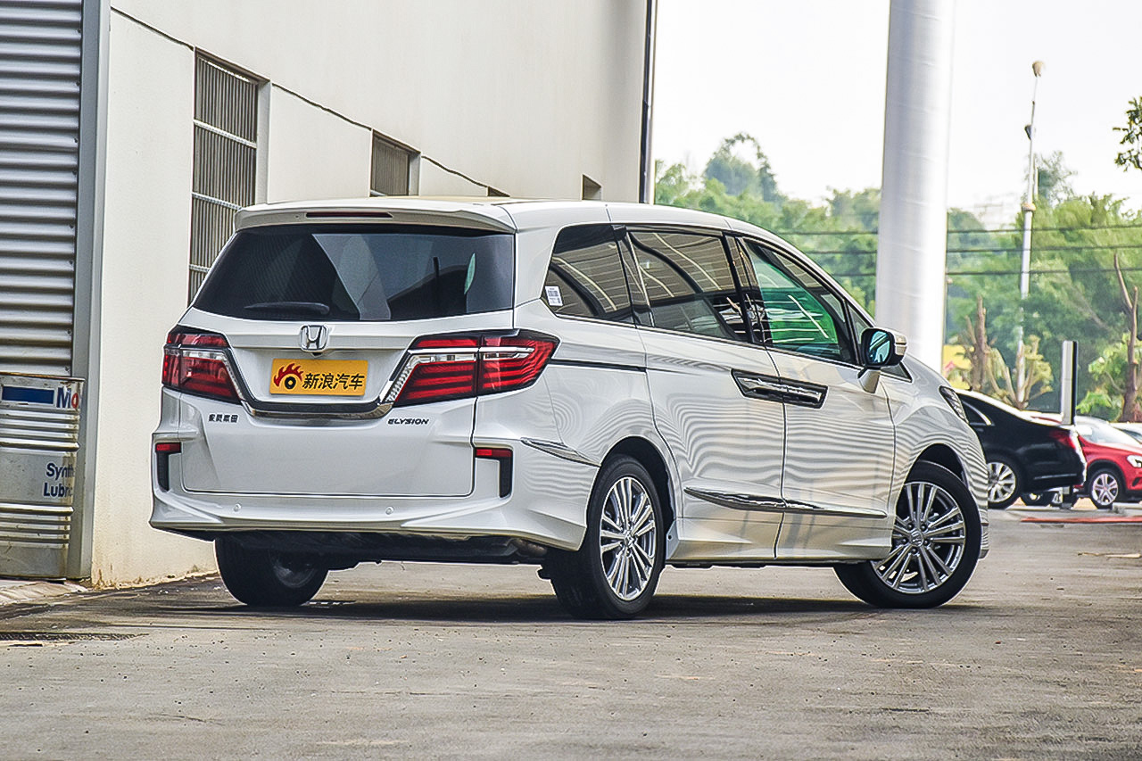 2016款艾力绅2.4L自动至尊版