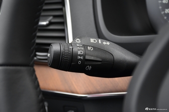 2018款沃尔沃XC90升级版 2.0T自动 T6智雅版