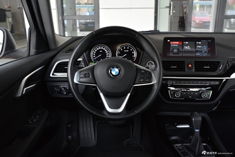 2018款宝马1系118i自动运动型