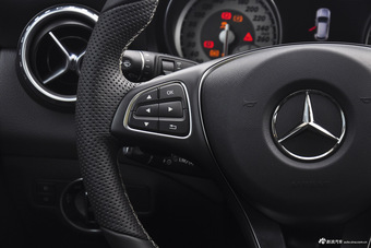 2016款奔驰GLA级 GLA200 1.6T自动时尚型