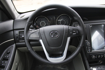 2015款绅宝D50 1.5L手动舒适超值导航版