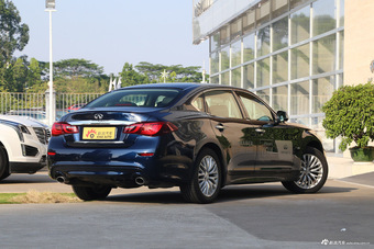 2017款英菲尼迪Q70L 2.5L自动豪华版