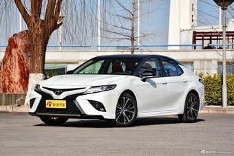 2018款凯美瑞2.5S自动锋尚版