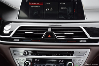 2018款宝马7系740Li 3.0T自动领先型M运动套装