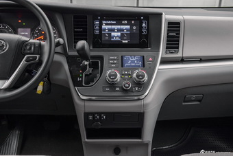 2017款塞纳 3.5L自动两驱LE加版