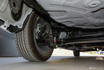 2017款吉利帝豪1.5L自动三厢百万款向上互联版