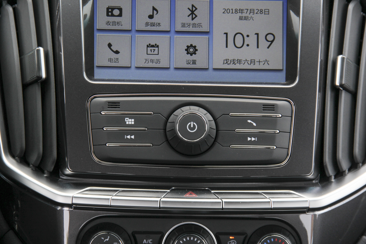 2017款域虎7 2.4T手动柴油四驱豪华版JX4D24A5L