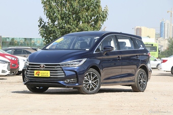 2018款比亚迪宋MAX 1.5T手动智联豪华型6座 