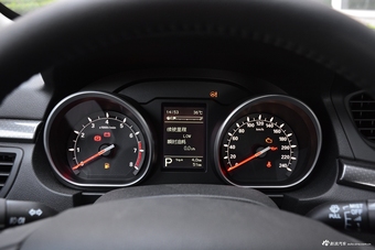 2018款奔腾B50 1.4T自动20周年纪念版