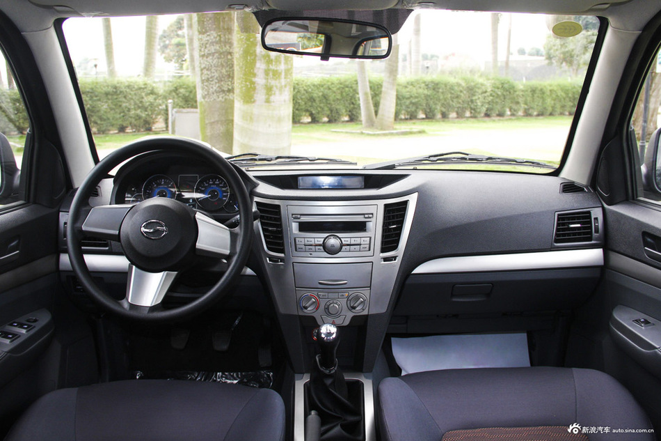 2015款小老虎2.4T手动精英版大双排4D25