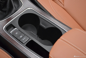 2017款宝骏560律动版1.5T手动乐享型