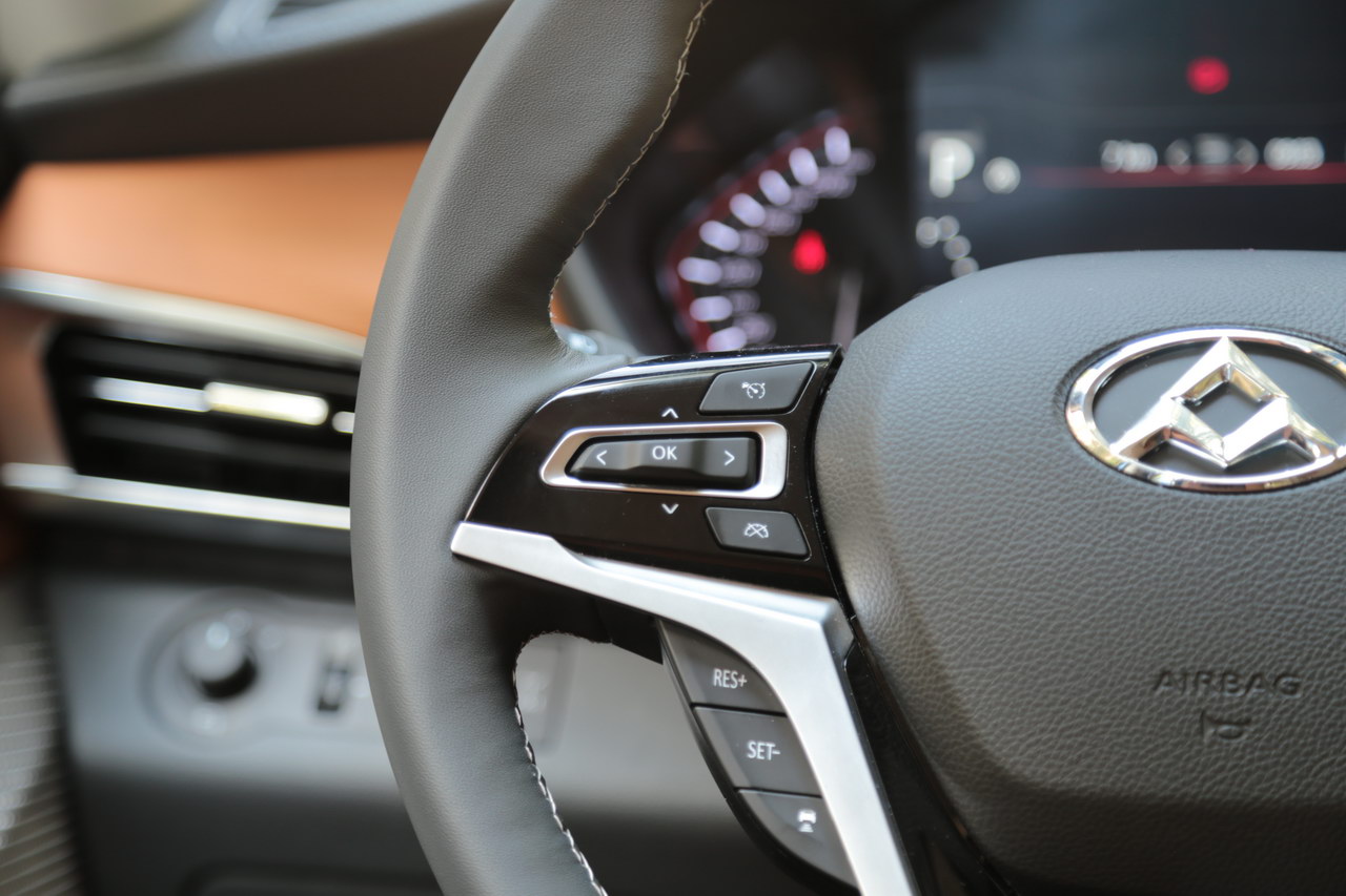 2017上汽大通D90 2.0TGI自动四驱高配版