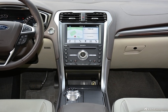 2017款蒙迪欧2.0T自动旗舰型