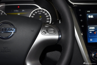 2019款楼兰2.5L自动S/C XE HEV四驱混动智联尊尚版