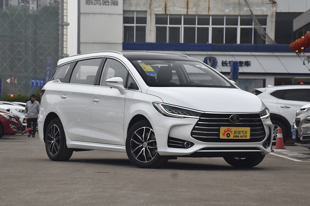 2017款比亚迪宋MAX 1.5T自动互联精英型