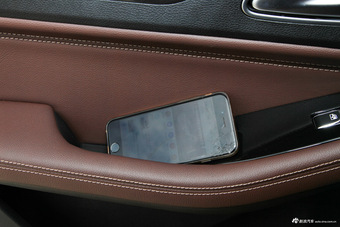 2017款宝骏560 1.5T DCT尊享型