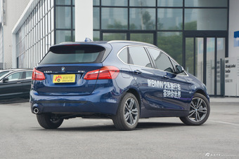 2018款宝马2系旅行车218i 1.5T自动尊享型运动套装