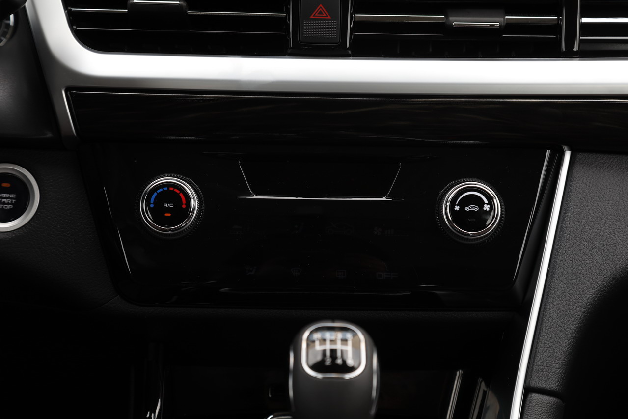 2018款君马SEEK 5 1.5T手动领智版