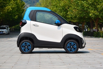 2018款宝骏E100智享版