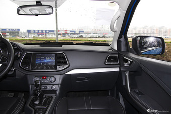 2018款领主2.5T手动柴油大双四驱超豪华型 