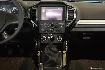2018款陆风X8 1.8T手动汽油4X4豪华型