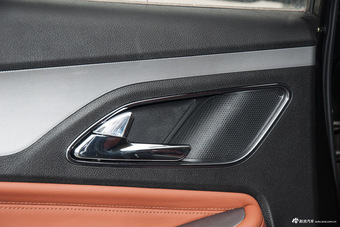 2015款 宝骏560 1.8L手动精英型