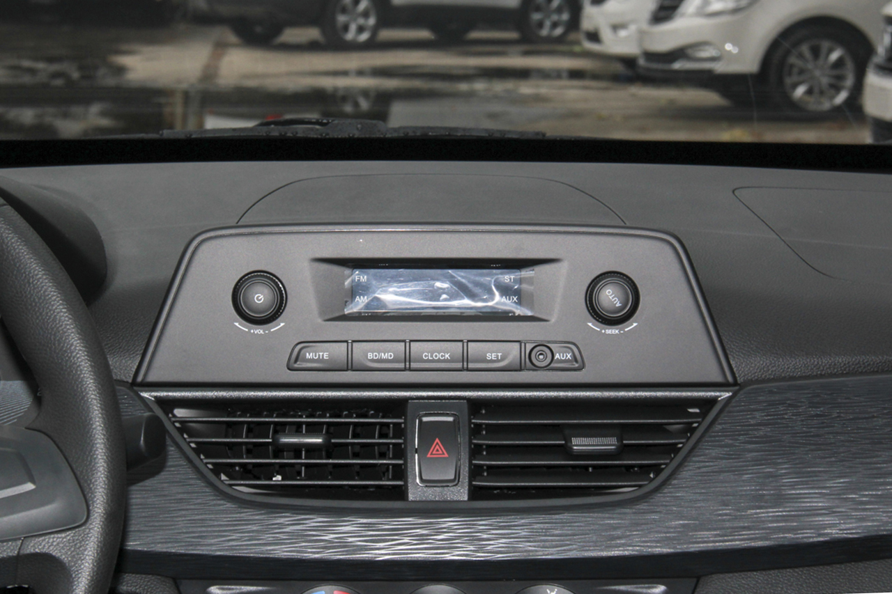 2017款宝骏310W 1.2L手动超值型