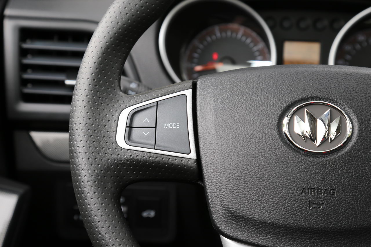 2017款启腾V60 1.5L手动豪华型