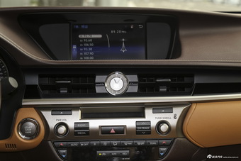 2016款雷克萨斯GS 2.5L自动300h领先版