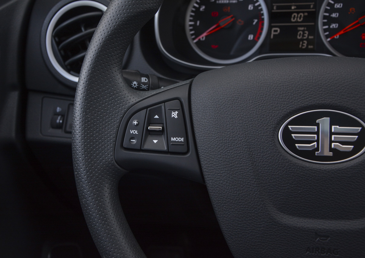 2017款奔腾X40 1.6L自动豪华型