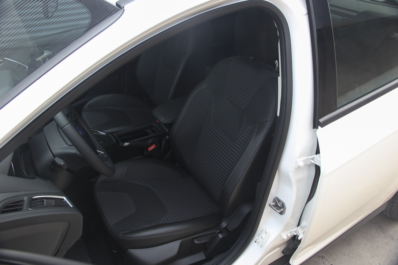 2017款福克斯两厢1.0T自动超能风尚型智行版EcoBoost 125