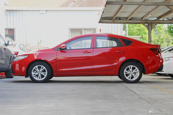 2016款名爵锐行1.5L自动风尚版