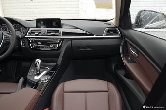 2019款宝马3系2.0T自动时尚型320Li