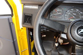 2016款BJ 212 2.0L手动方门四驱豪华型 国V