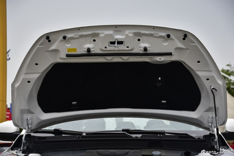 2016款瑞风S2 1.5L手动豪华智能型双色版