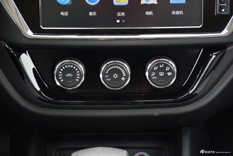 2018款东南DX3 1.5L手动户外版尊贵型