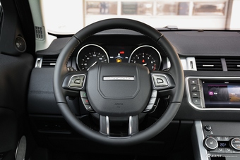 2017款揽胜极光2.0T自动PURE风尚版