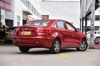 2015款逸动1.6L手动豪华型国5