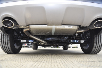 2015款猎豹CS10 2.0T手动新锐版 纽约黑