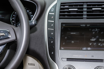 2016款林肯MKC 2.0T自动两驱尊雅版