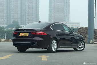 2017款捷豹XFL 2.0T自动240PS尊享版