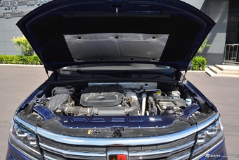 2018款荣威RX8 2.0T自动智联网四驱至尊版